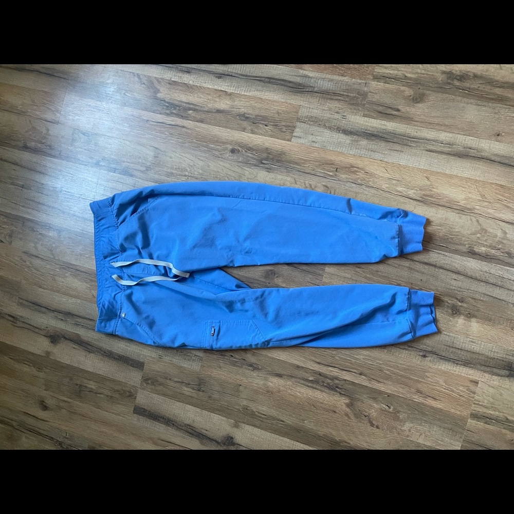 Figs, ceil blue jogger style scrub pants